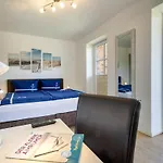 With 2 Bedrooms בית נופש *
