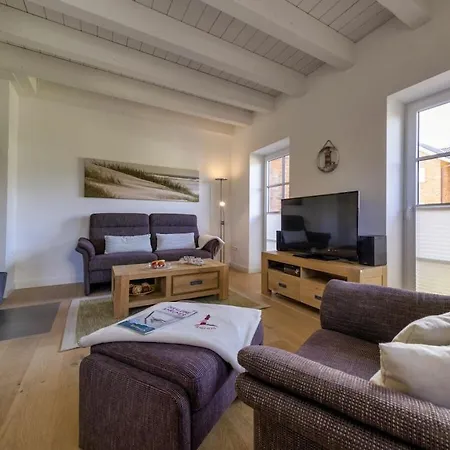 With 2 Bedrooms *